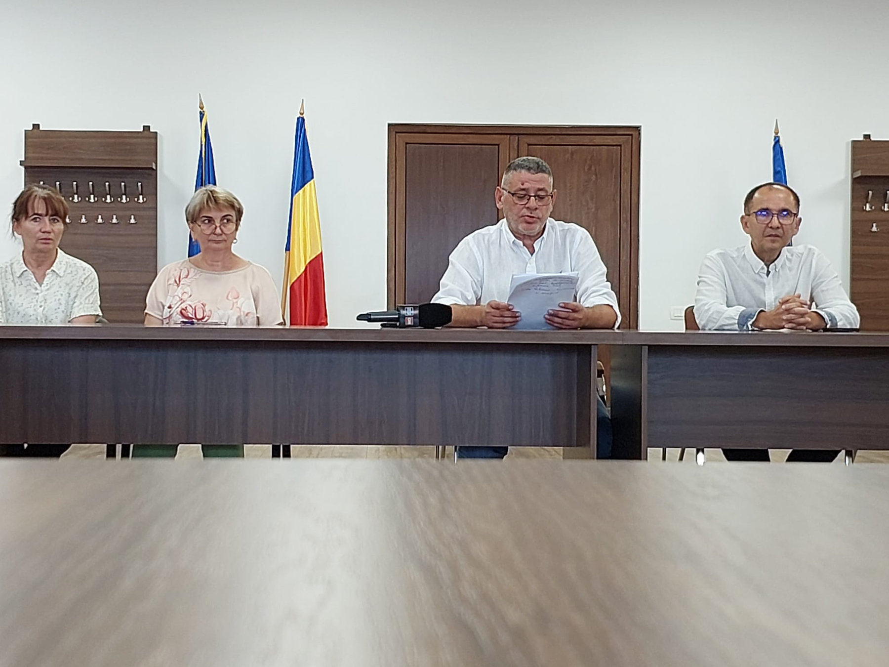 Reprezentanți ai administrației la ședință